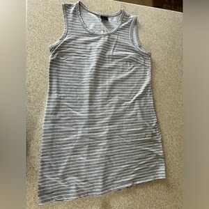 32° cool (believed to be) sleeveless dress - gray and white - thick material